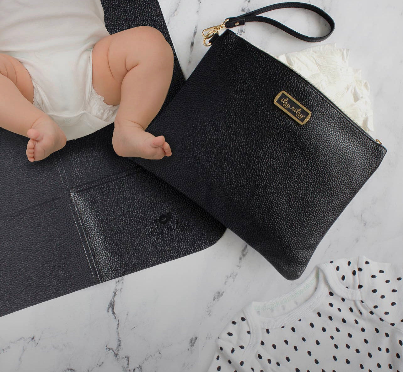 Itzy Ritzy Changing Clutch - Jet Setter