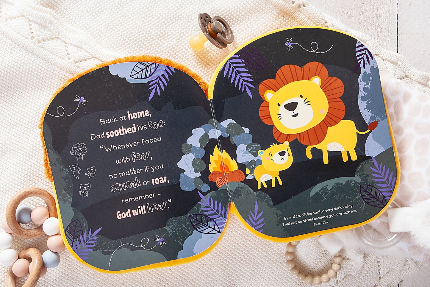Lion Squish and Snugg Plush Book